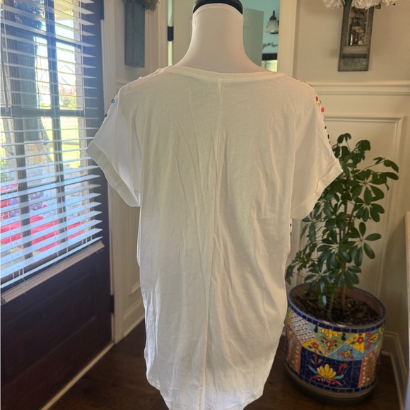 New York & Co Soho NWOT White Tee with Colorful Sequins - Picture 2 of 6